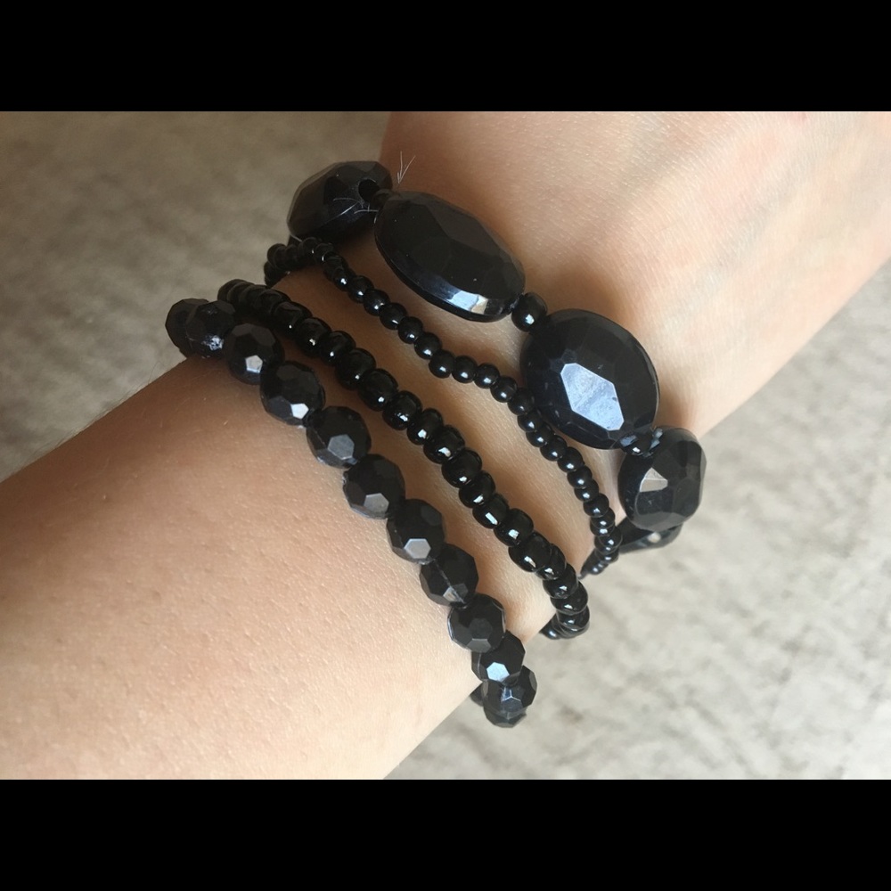 5/$25🔴Set of 4 black bracelets